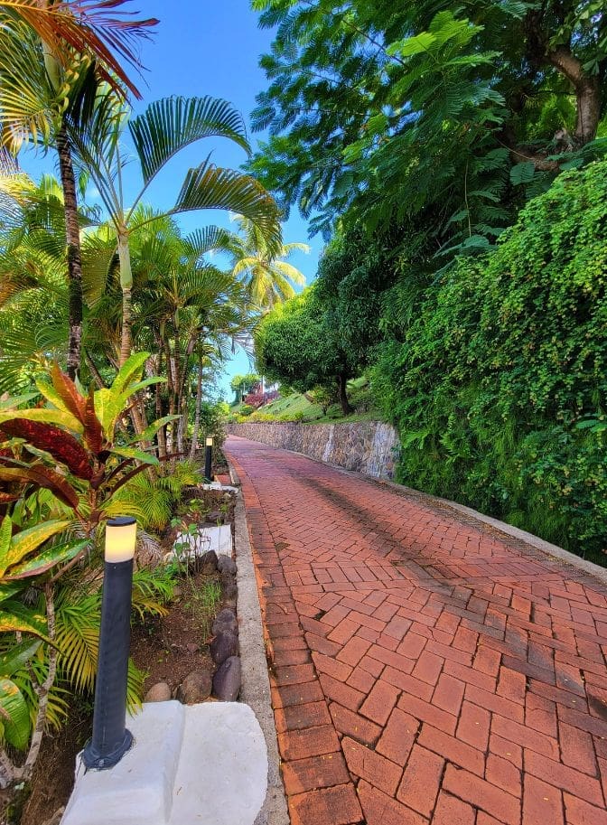 photo of walkway in Windjammer Landing