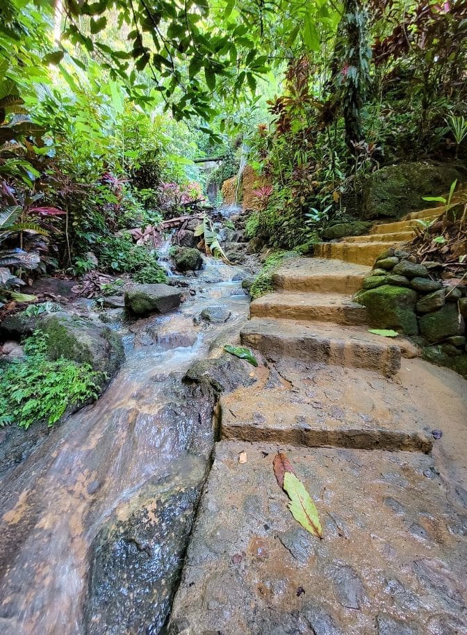 photo of walkway to New Jerusalem Mineral Baths