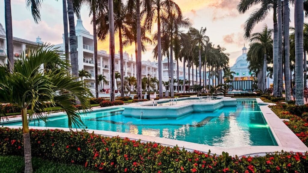 photo of fountain at Riu Palace Riviera Maya