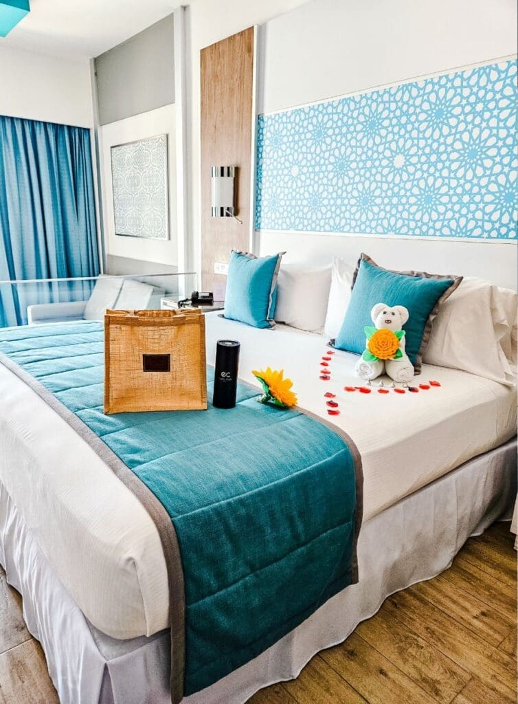 photo of bed at Hotel Riu Palace