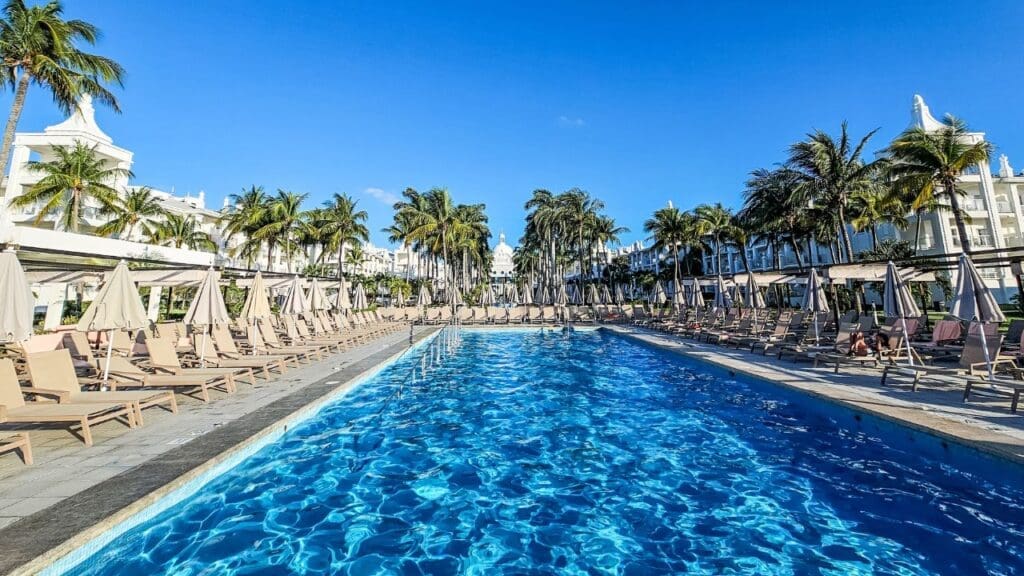photo of pool at Hotel Rui Palace at Playa del Carmen