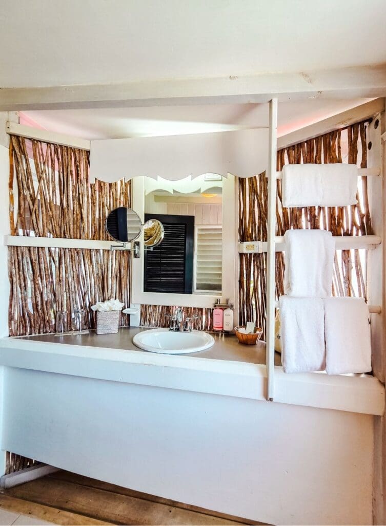 photo of bathroom in Antigua cottage