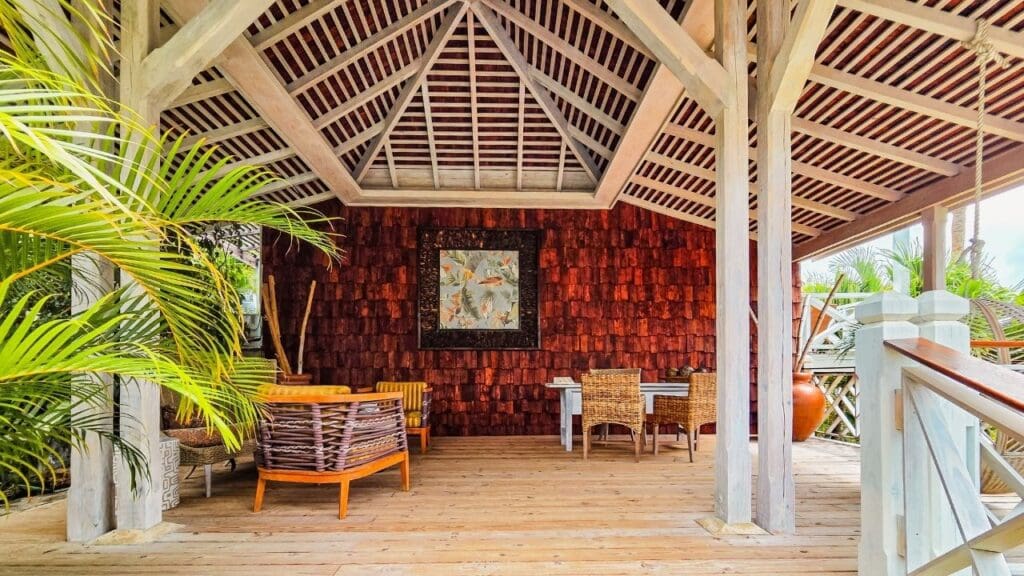 photo of additional seating area at Cocobay Resort