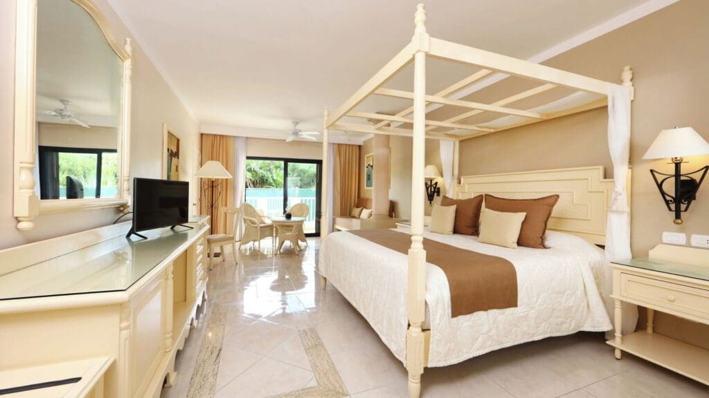 photo of bedroom at Bahia Principe Explore Akumal