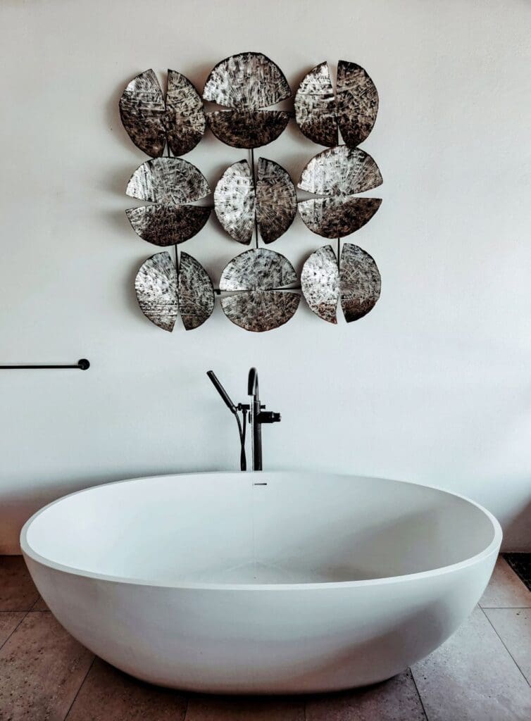 photo of soaker tub at The Escape at Nonsuch Bay