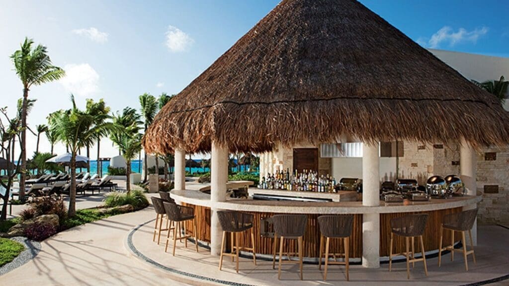 photo of outdoor bar at Secrets Akumal Riviera Maya